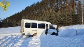 Drei Personen mit Verletzungen ins Krankenhaus nach einem Unfall mit "Gazelle" auf der Autobahn in Mari El