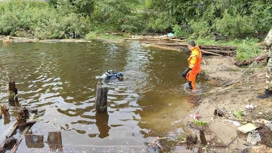 МЧС: водолазы обнаружили тело женщины, погибшей при прорыве дамбы в Карелии