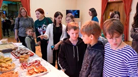 Feira de caridade e desempenho para o 80o aniversário da Vitória em Magadan