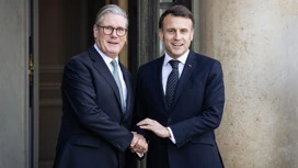 Times: Macron y Starmer pretenden disuadir a Trump de las negociaciones con Rusia