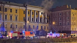 サンクトペテルブルクの燃焼の建物Oukhov病院