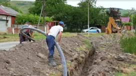 В Раздзоге продолжается капитальный ремонт изношенной сети водоснабжения