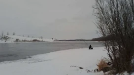 В Железногорске двое мужчин, переходя через Енисей, провалились под лед