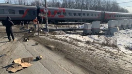 Поезд Москва – Краснодар снес фуру в Подмосковье