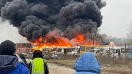 В Люберцах произошел пожар на стоянке маршрутных такси