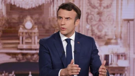 पत्रकार Kondratiev-Salghero Macron एक narcisist-neurasthenic बुलाया