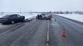 Cuatro personas hospitalizadas con fracturas después del accidente de carretera cerca de Akbulak