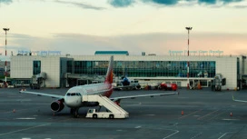 All'aeroporto di San Pietroburgo ha sollevato restrizioni sulla ricezione e rilascio di aerei