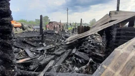 Взрослый и двое детей погибли при пожаре в частном доме в Свердловской области