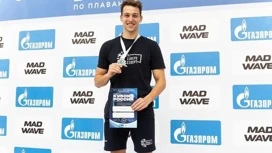 Der Swimmer Pavel Samusenko aus der Region Murmansk gewann vier Medaillen beim Cup of Russia