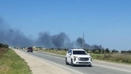 В Крыму из-за пожара в коттедже ограничили движение на региональной трассе