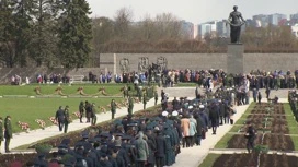 Память павших в Великой Отечественной войне почтили в Петербурге