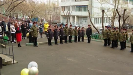 Красноярские кадеты устроили праздничный парад в одном из дворов Красноярска