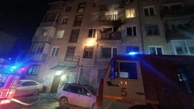 Feuerwehrleute rettete 6 Personen in einem Wohnhaus in Krasnoyarsk