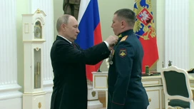 Putin presenta premios estatales a defensores y héroes de Rusia en honor al 23 de febrero