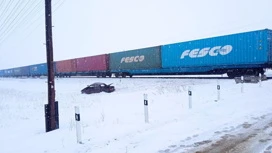 Orenburg'da bir yük treni olan bir kazada, aracın sürücüsünü öldürdü