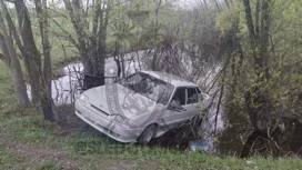 Тела двоих мужчин нашли в машине на берегу реки под Стерлитамаком