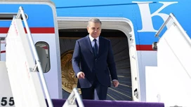 Président de l ' Ouzbékistan Mirziyoyev est allé à Paris