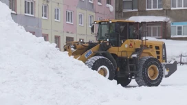 В Норильске продолжается борьба со снегом