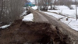 Паводковые воды разрушили дамбу пруда в Марий Эл