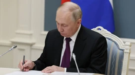 Путин поручил повысить МРОТ к 2030 году до 35 тысяч рублей