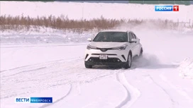 Смотрите в 21:09. Традиционные весенние гонки для автоледи состоялись в Хабаровске