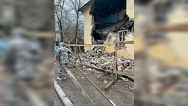 In Yaroslavl begann einen Zaun in einem verlassenen Haus auf Radishchev zu installieren