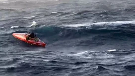 Fedor Konyukhov auf einem lustigen Boot für 100 Tage fast die Hälfte des Weges