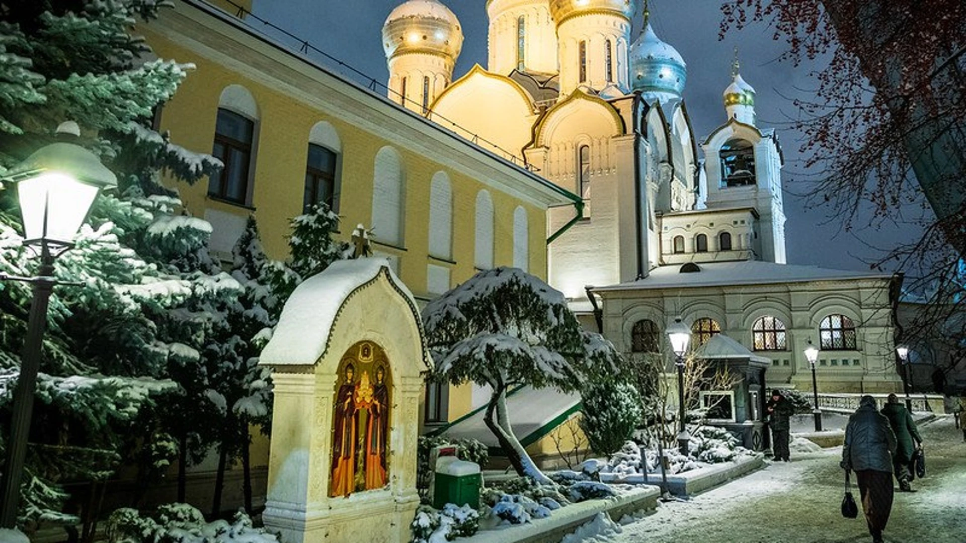 Пожар произошел в Зачатьевском монастыре в Хамовниках