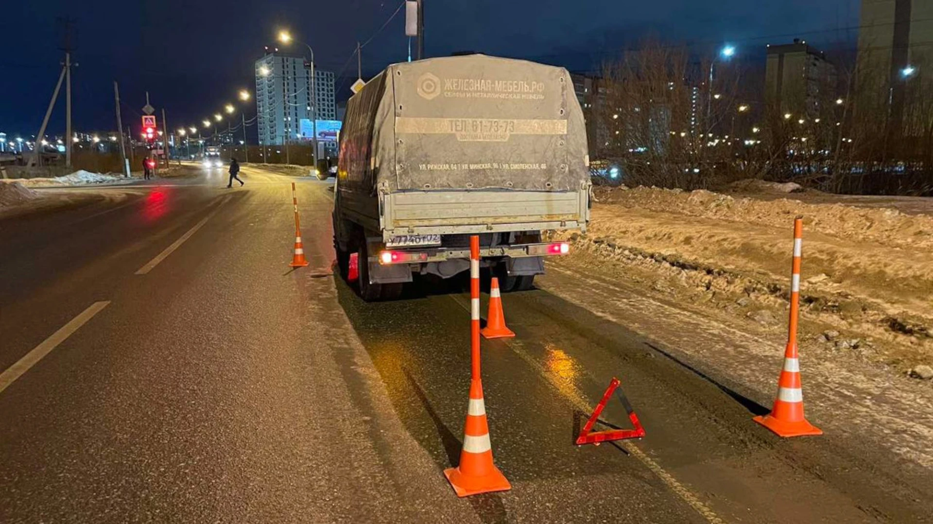 Водитель в Тюмени потерял по дороге выпавшего из кузова ребенка