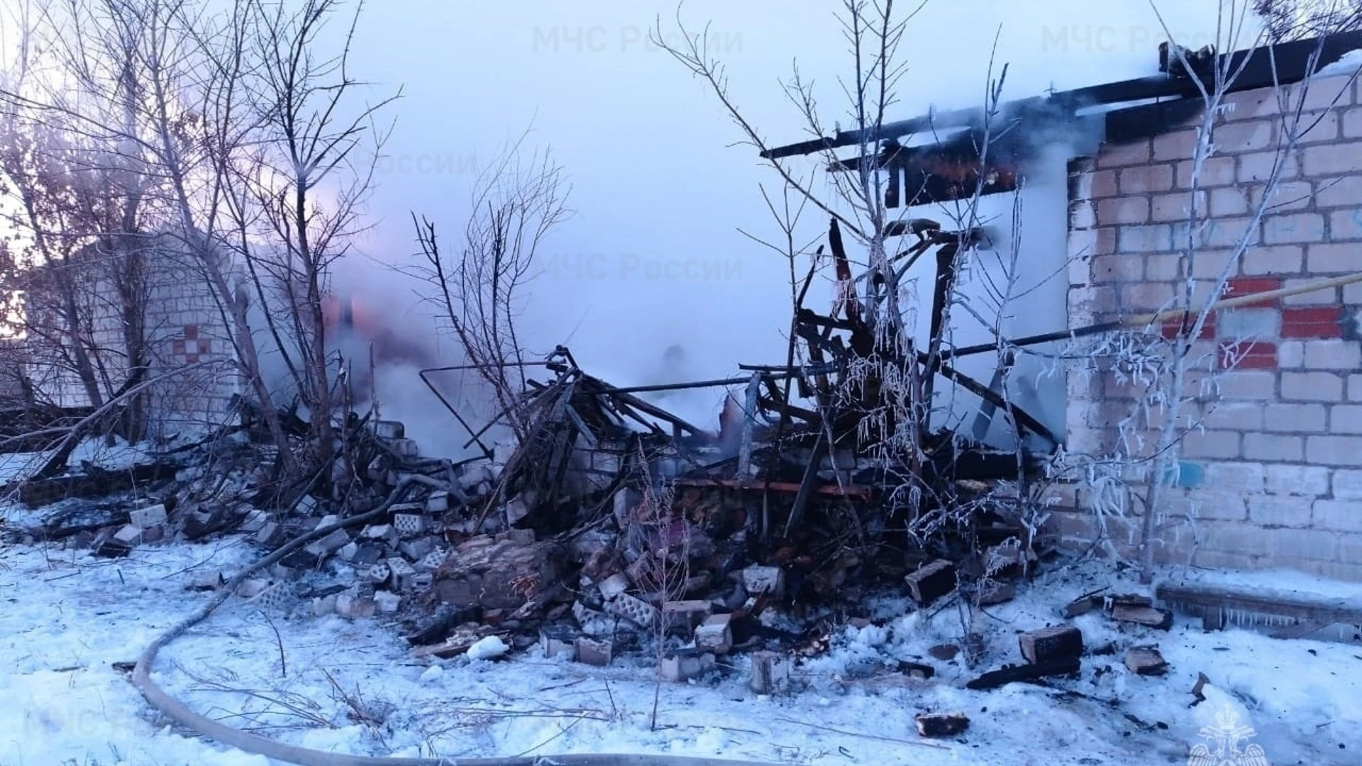 В Домбаровском районе при пожаре в жилом доме погиб мужчина