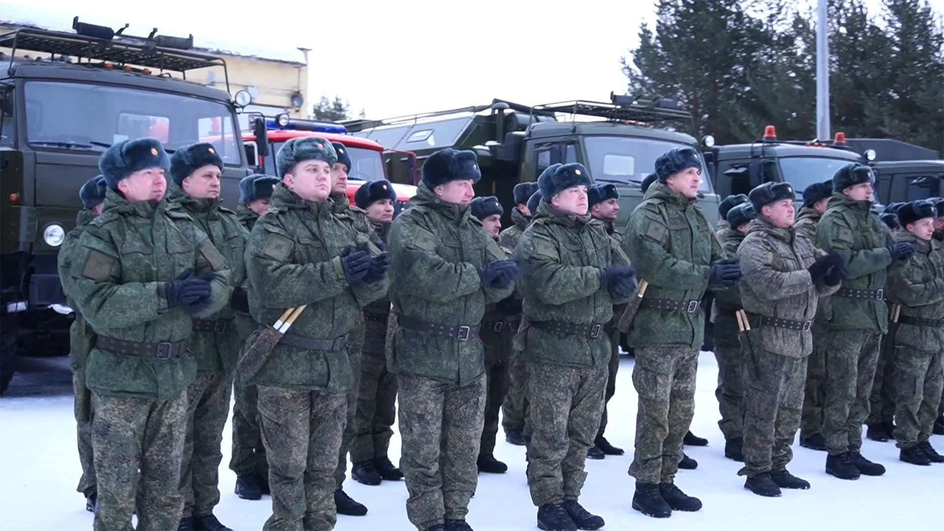 Колонна "Ярсов" совершает марш в Алабино для подготовки к параду Победы