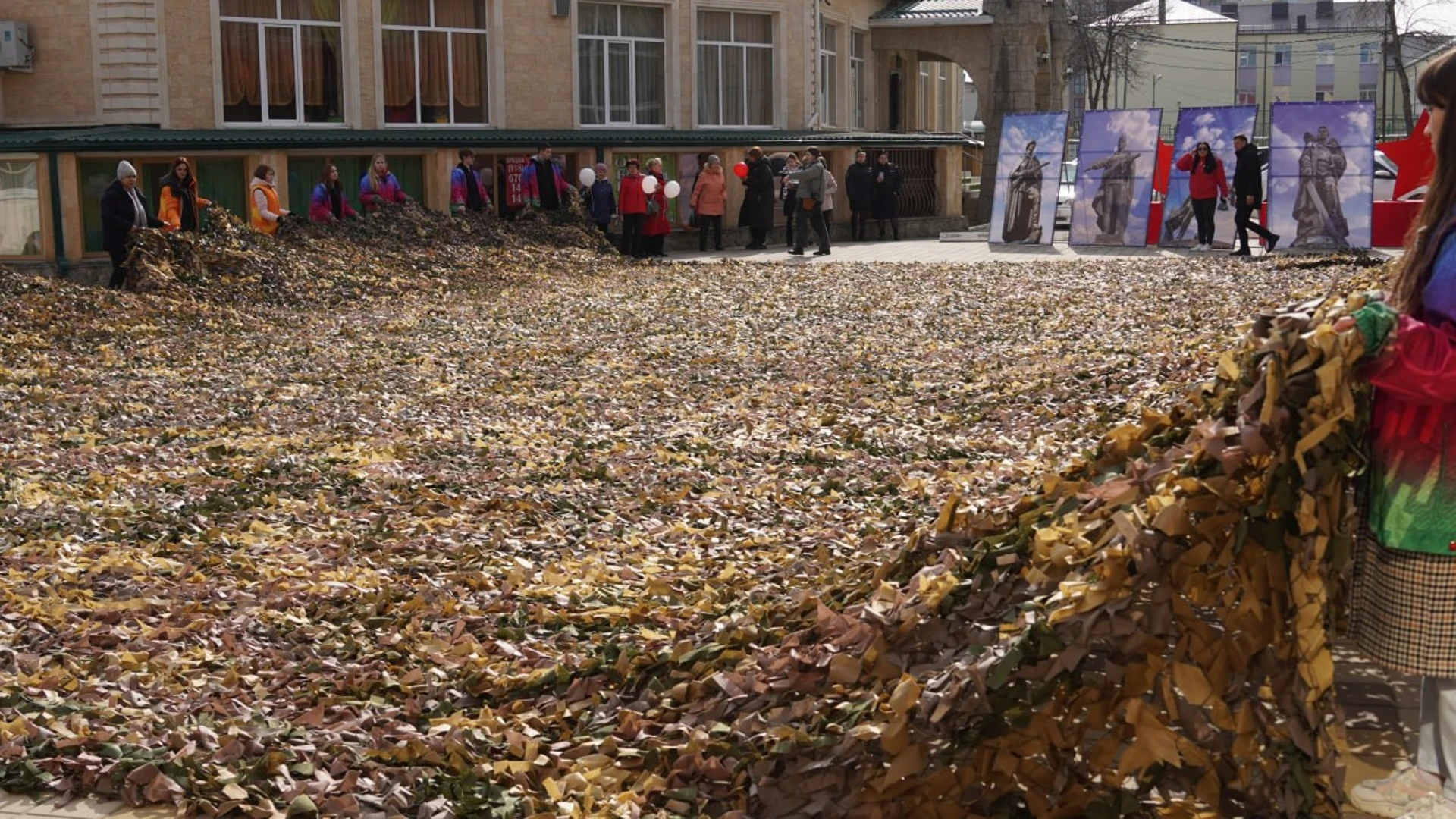 На Кубани сплели огромную маскировочную сеть