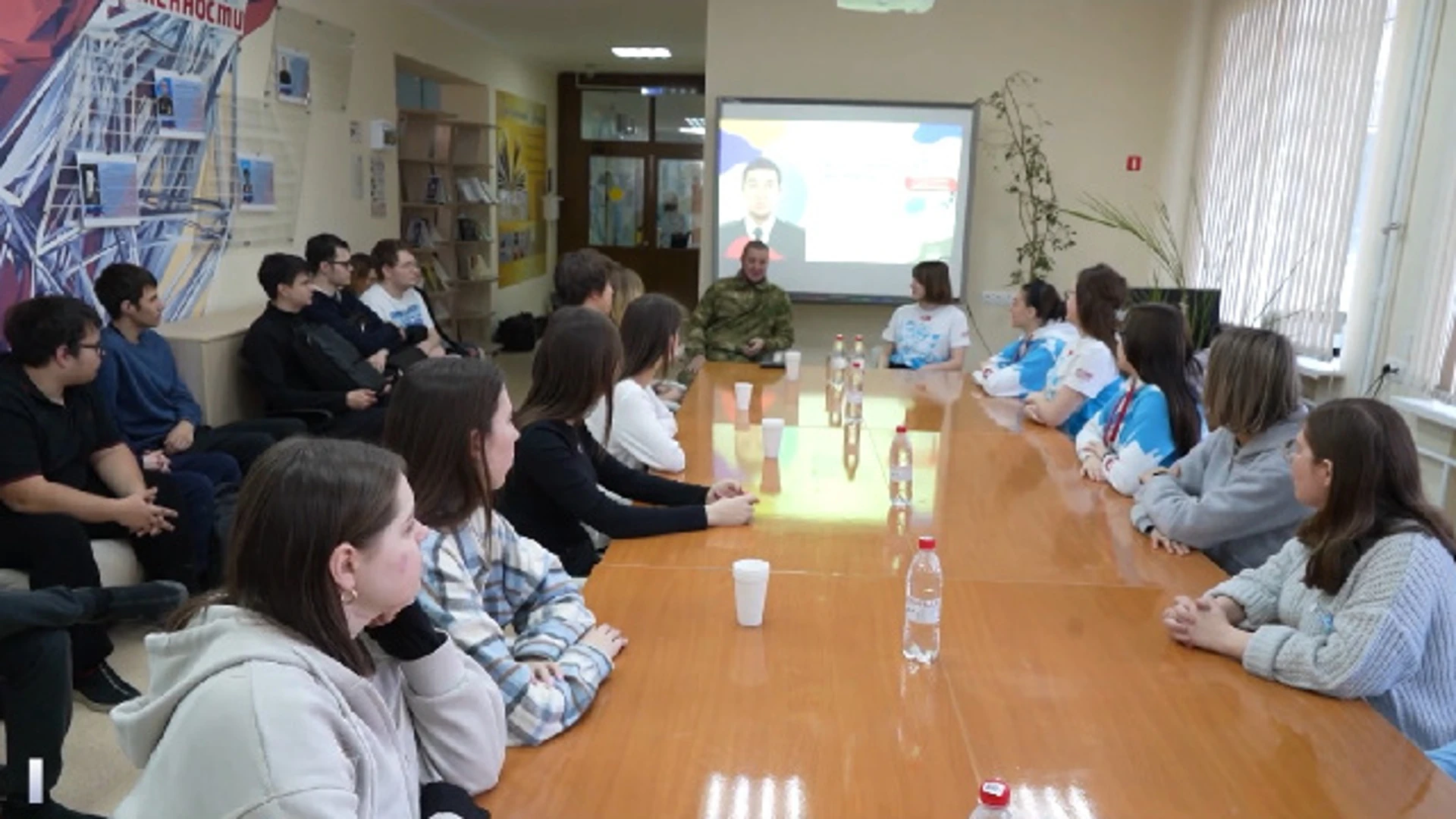 Инструкторы центра "ВОИН" проводят патриотические встречи с подростками в Тюмени