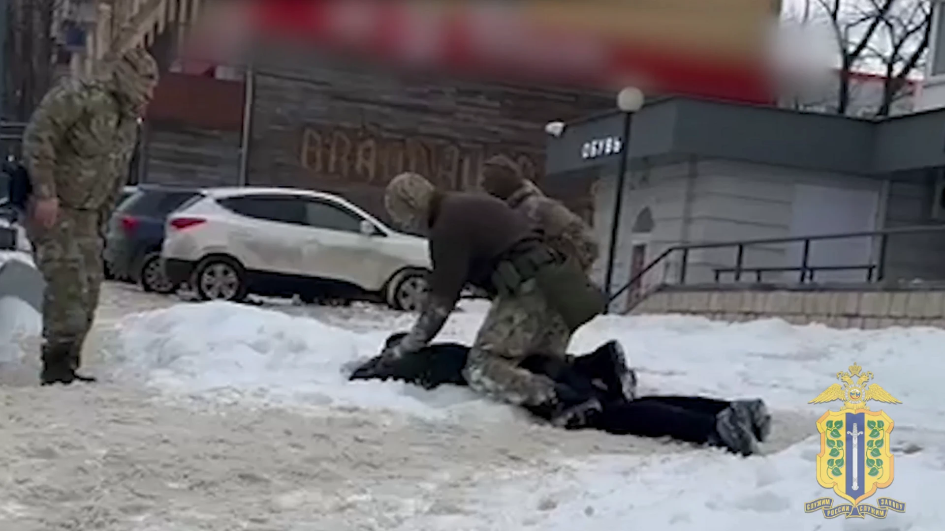 В Липецке полицейские и Росгвардия схватили двух поджигателей автомобиля