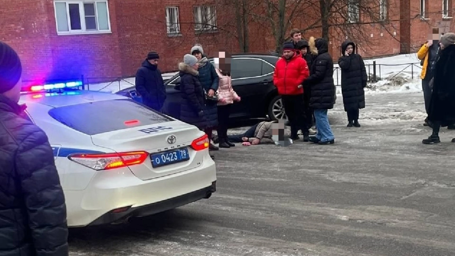 Нападение киллера на водителя в Санкт-Петербурге попало на видео