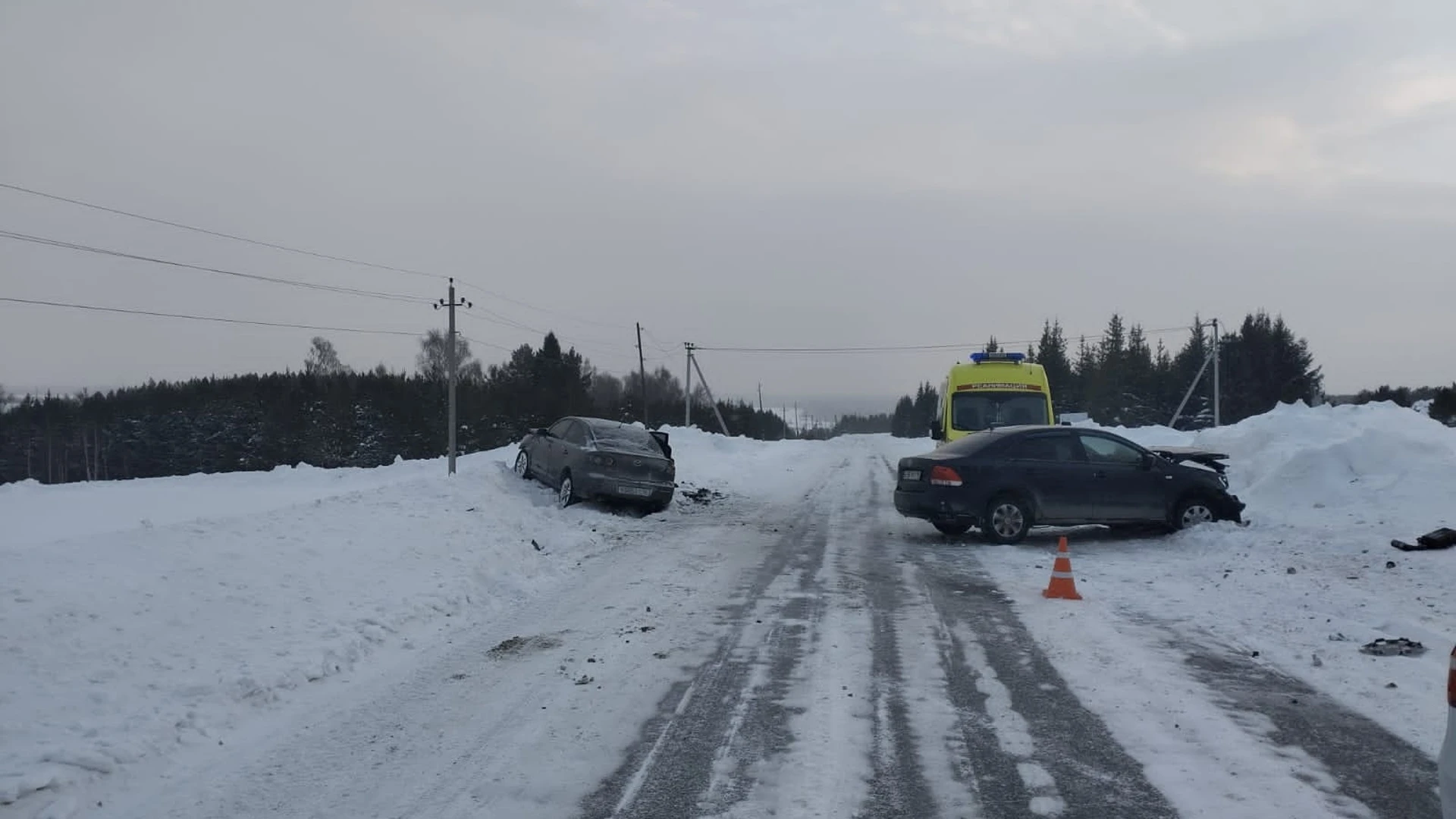 Три взрослых и ребенок пострадали в ДТП в Удмуртии