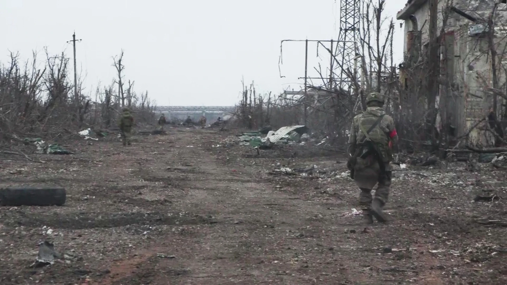 ВСУ оставили в Авдеевке много раненых, оружия и заминированных площадей