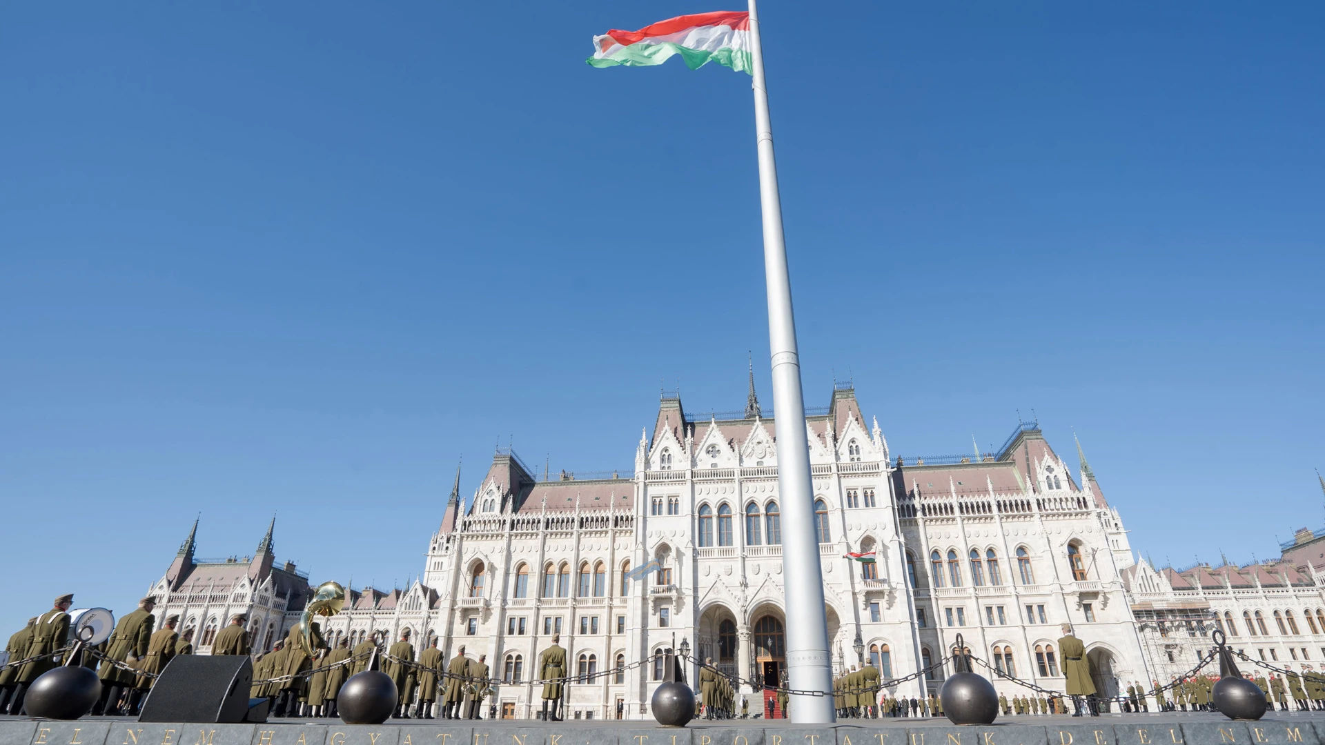 Венгрия решила не блокировать 13-й пакет антироссийских санкций