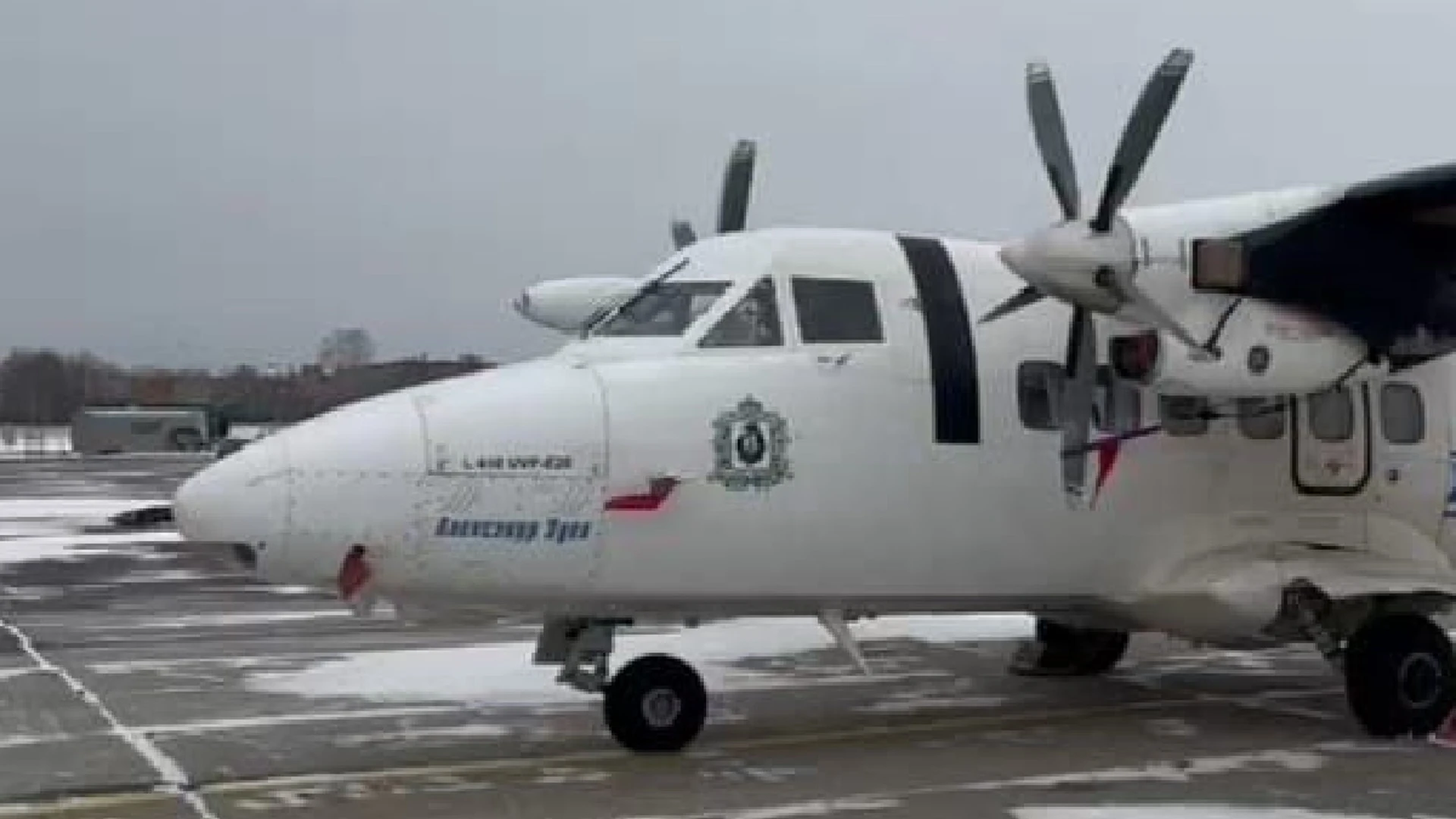 L-410 сел в Комсомольске-на-Амуре из-за неисправности