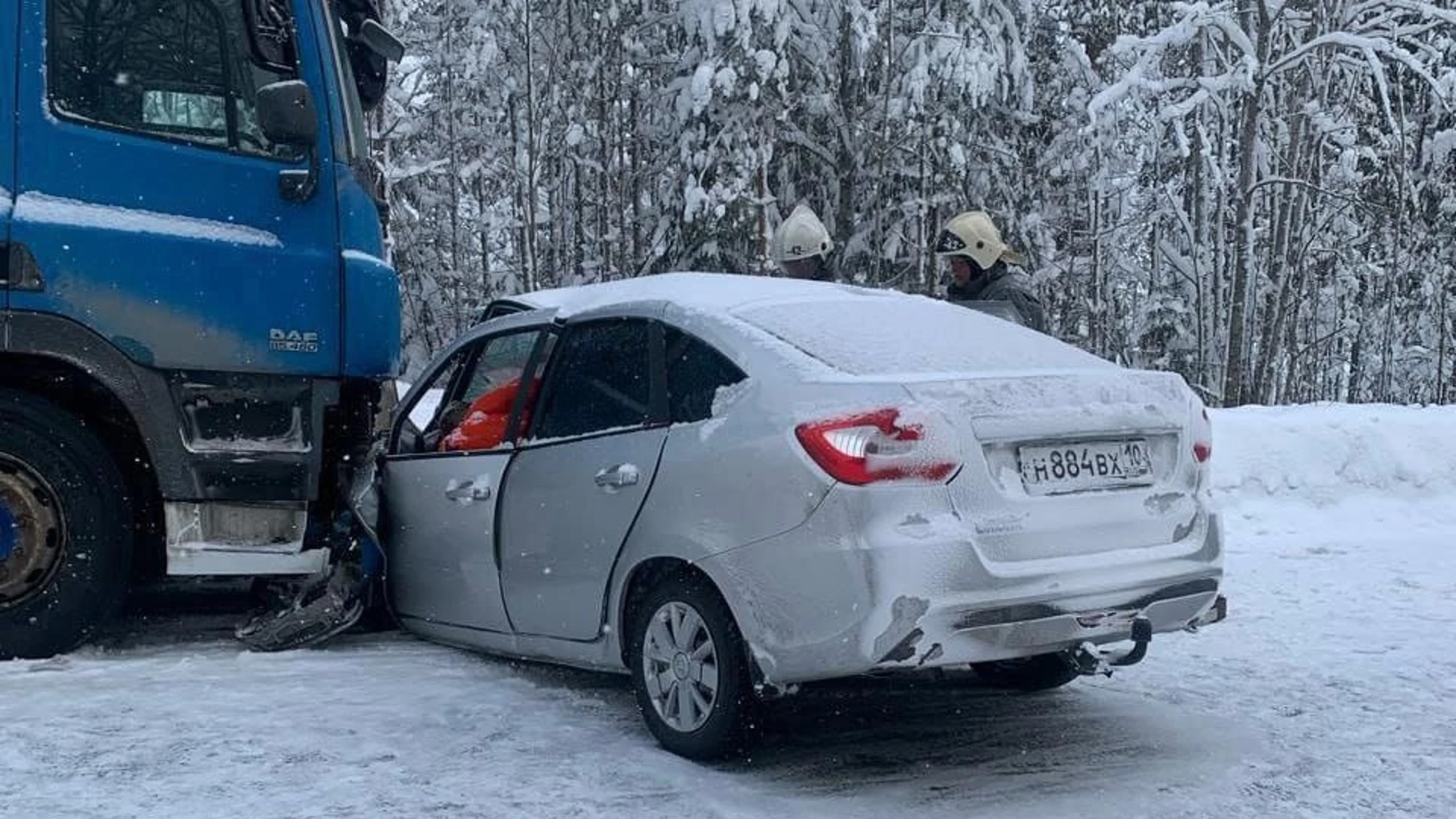 Младенец и двое взрослых погибли в ДТП в Карелии