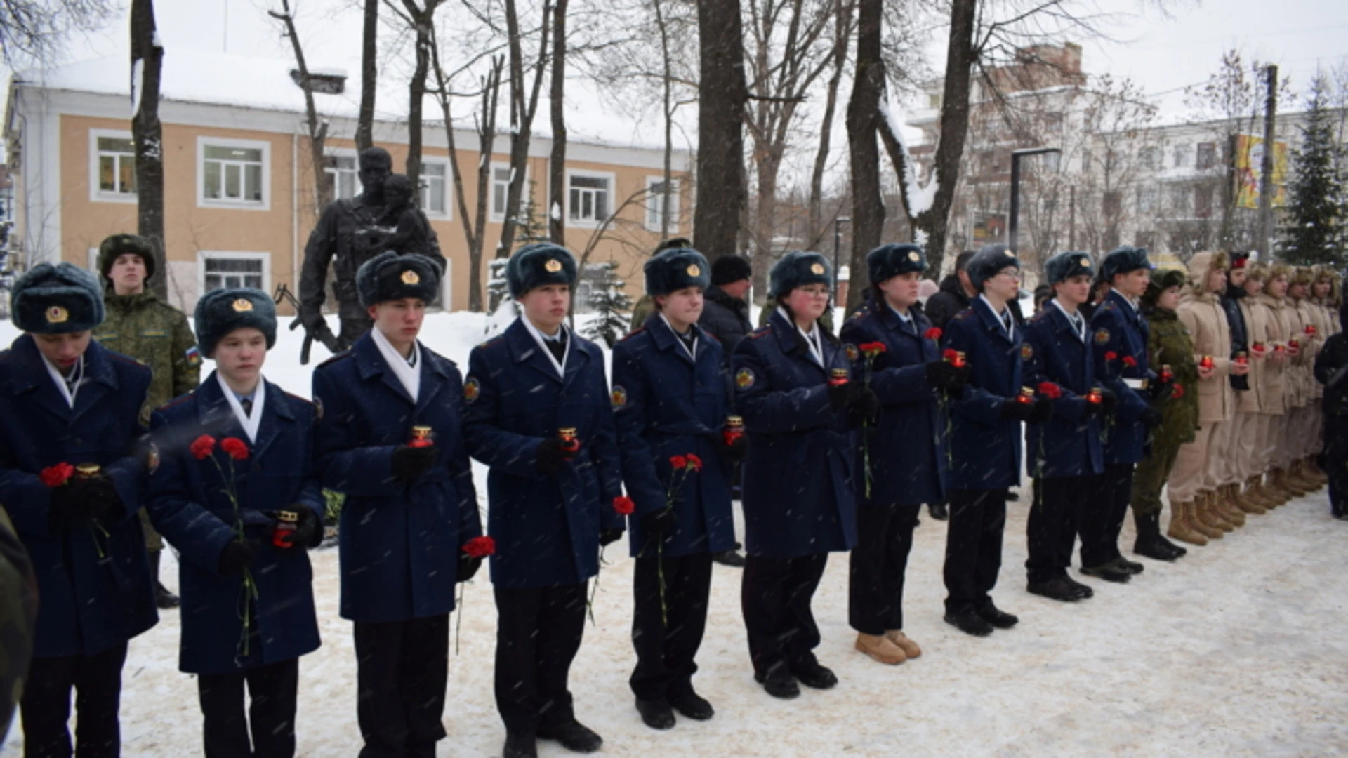 В Иванове прошла традиционная молодежная акция "Свеча памяти"