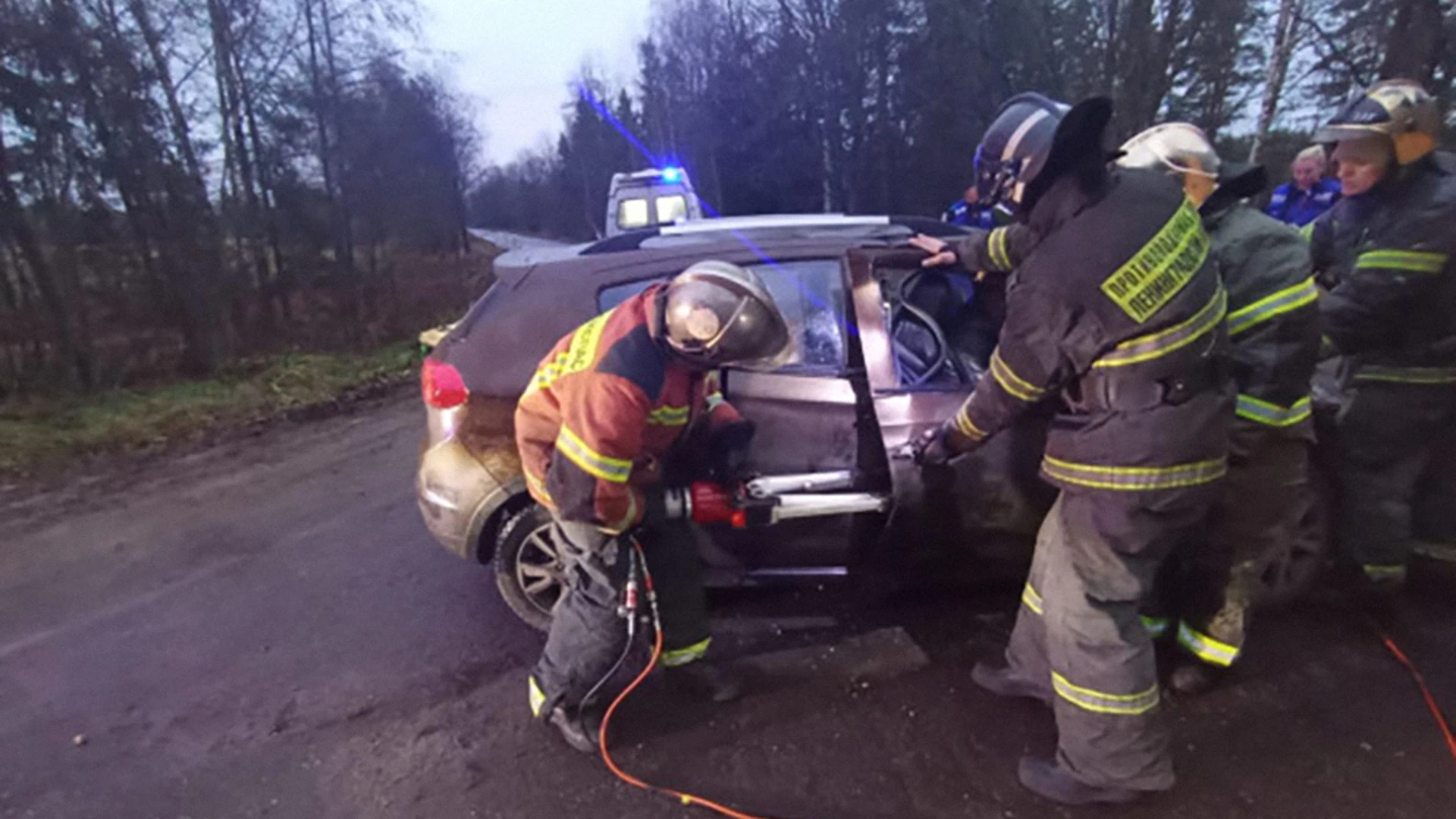 В ДТП со школьным автобусом в Ленобласти пострадали четыре человека