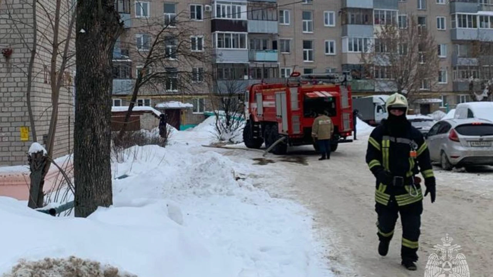 15 человек эвакуировали при пожаре в многоквартирном доме в Иванове