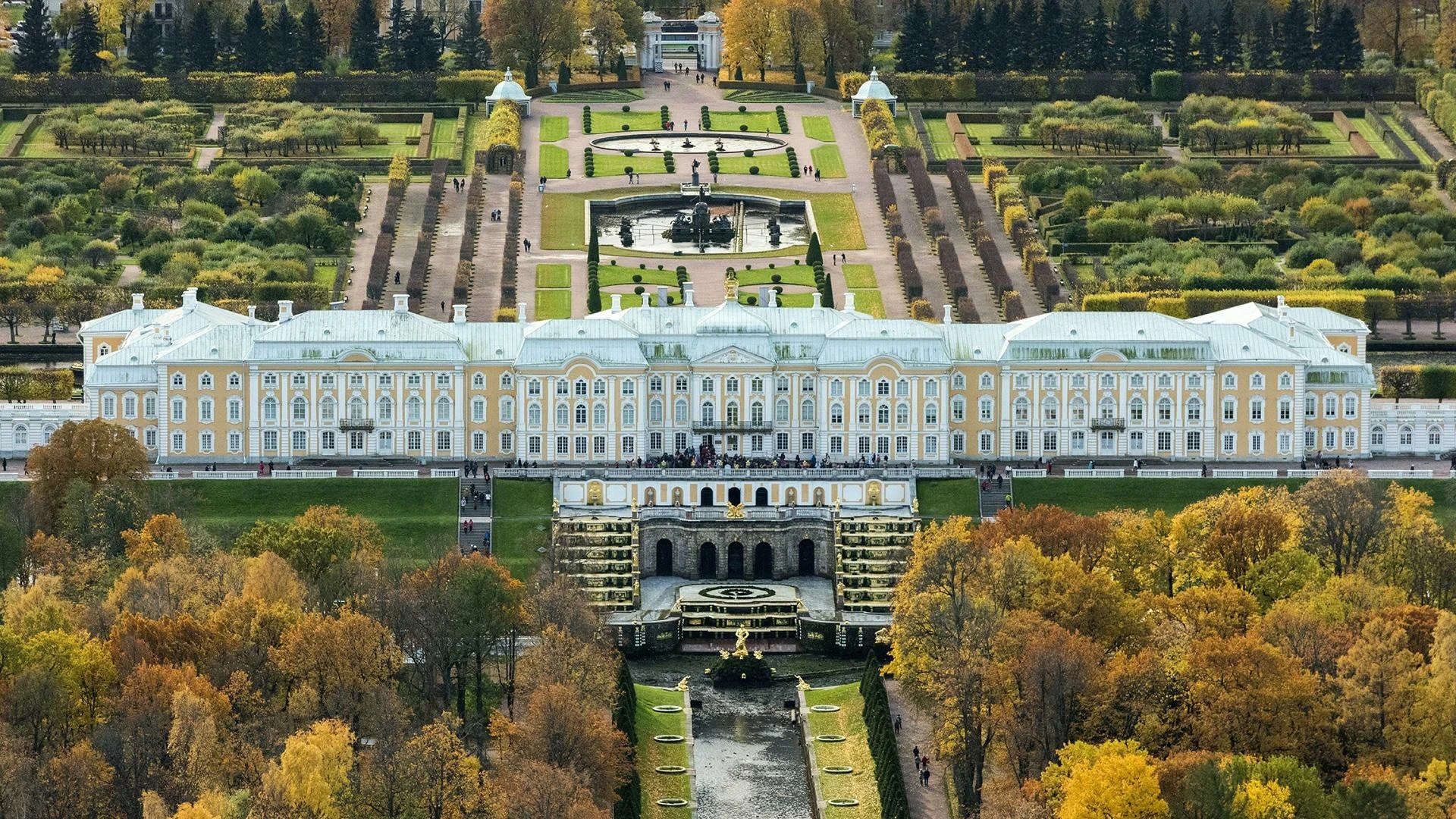 В Петергофе обнаружен снаряд времен Великой Отечественной