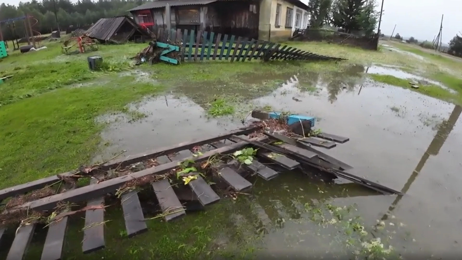 "РВ": ВСУ взорвали дамбу Кураховского водохранилища, чтобы остановить армию РФ