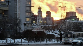 В центре Екатеринбурга трамвай с пассажирами сошел с рельсов