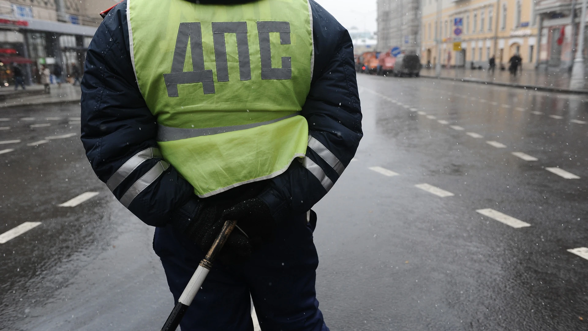 Московских водителей призвали ездить только на зимней резине