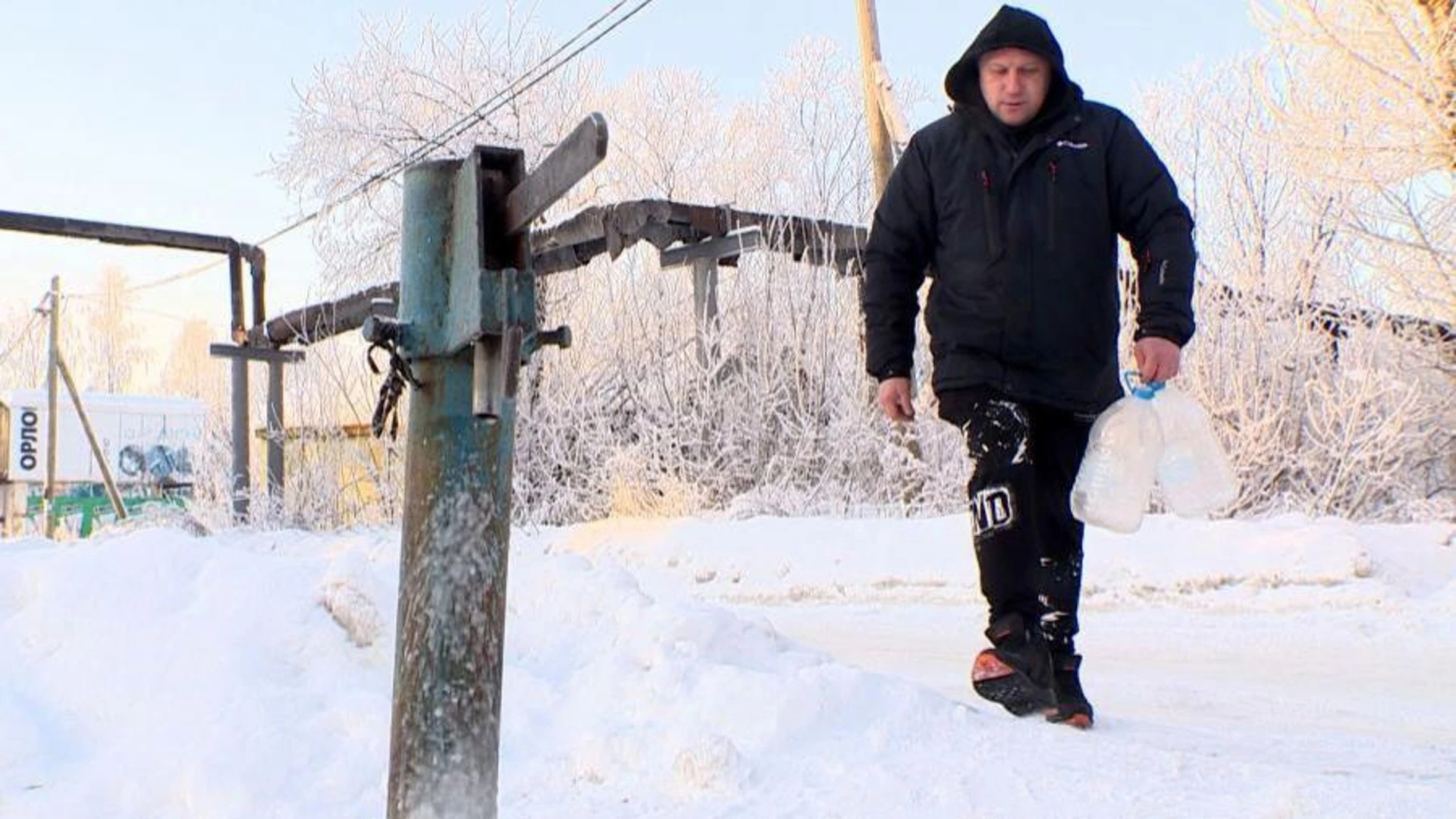 На две недели без воды остались жители поселка Левый берег в Архангельске