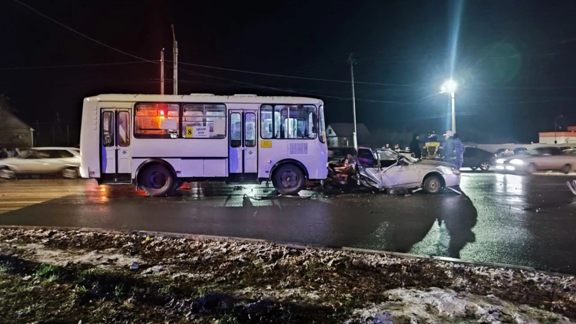 В Саратовской области произошло ДТП с участием пяти машин и автобуса